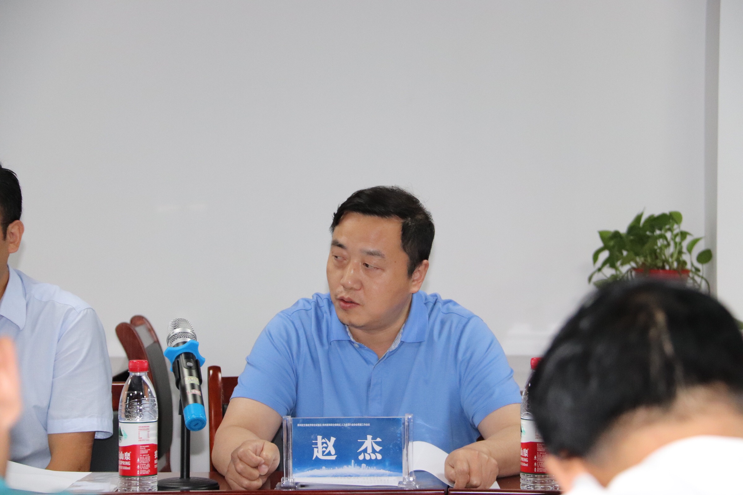 cf33fb6c-ecfc-4b47-87f8-b3ae31438d53.jpg